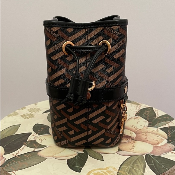 Versace La Greca Bucket Bag - Picture 5 of 11